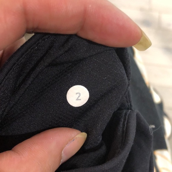 Lululemon 3/4 leggings - Picture 6 of 6